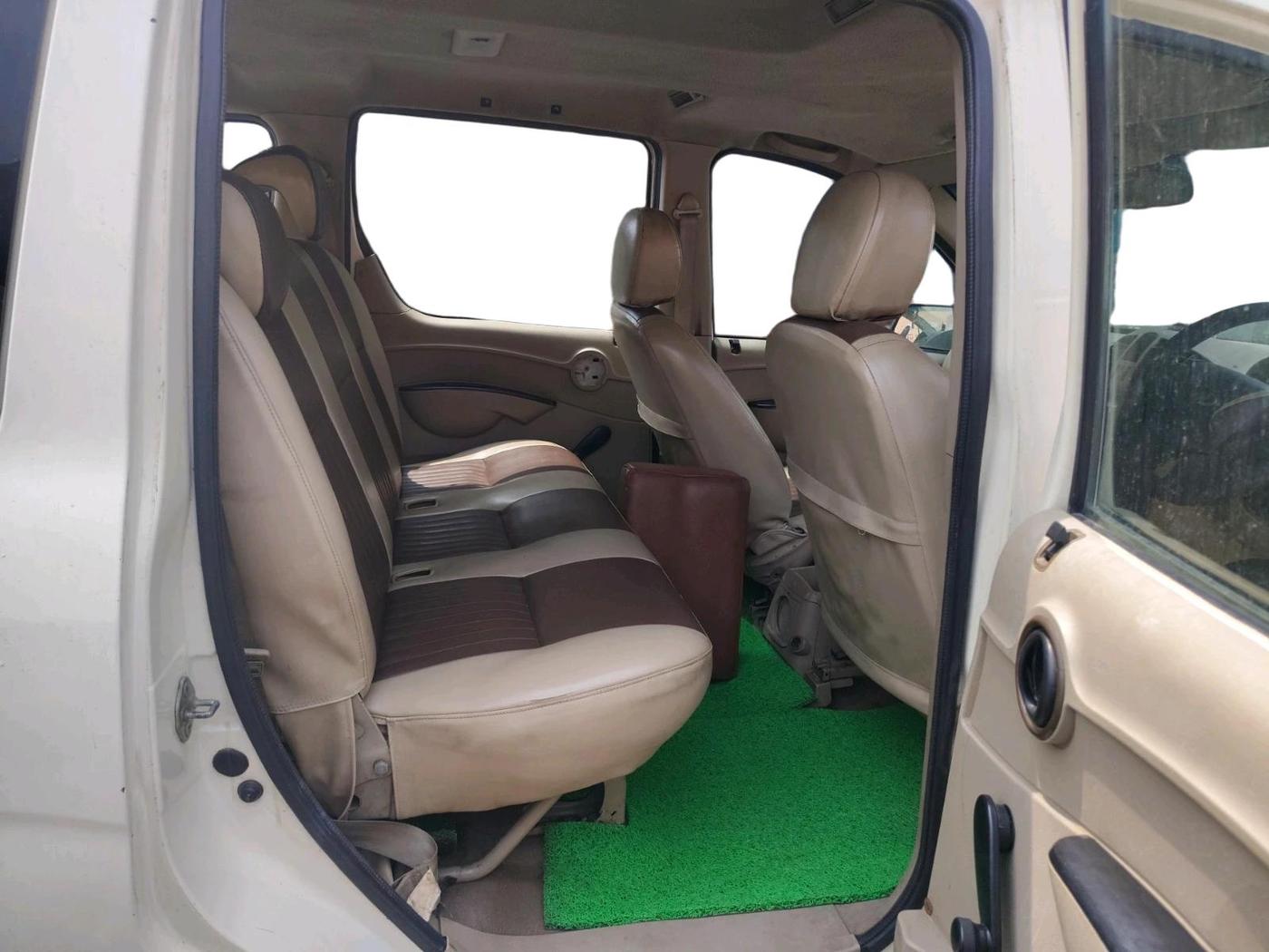 2019 Mahindra Xylo D2, Diesel, Manual, 70,423 km, interior