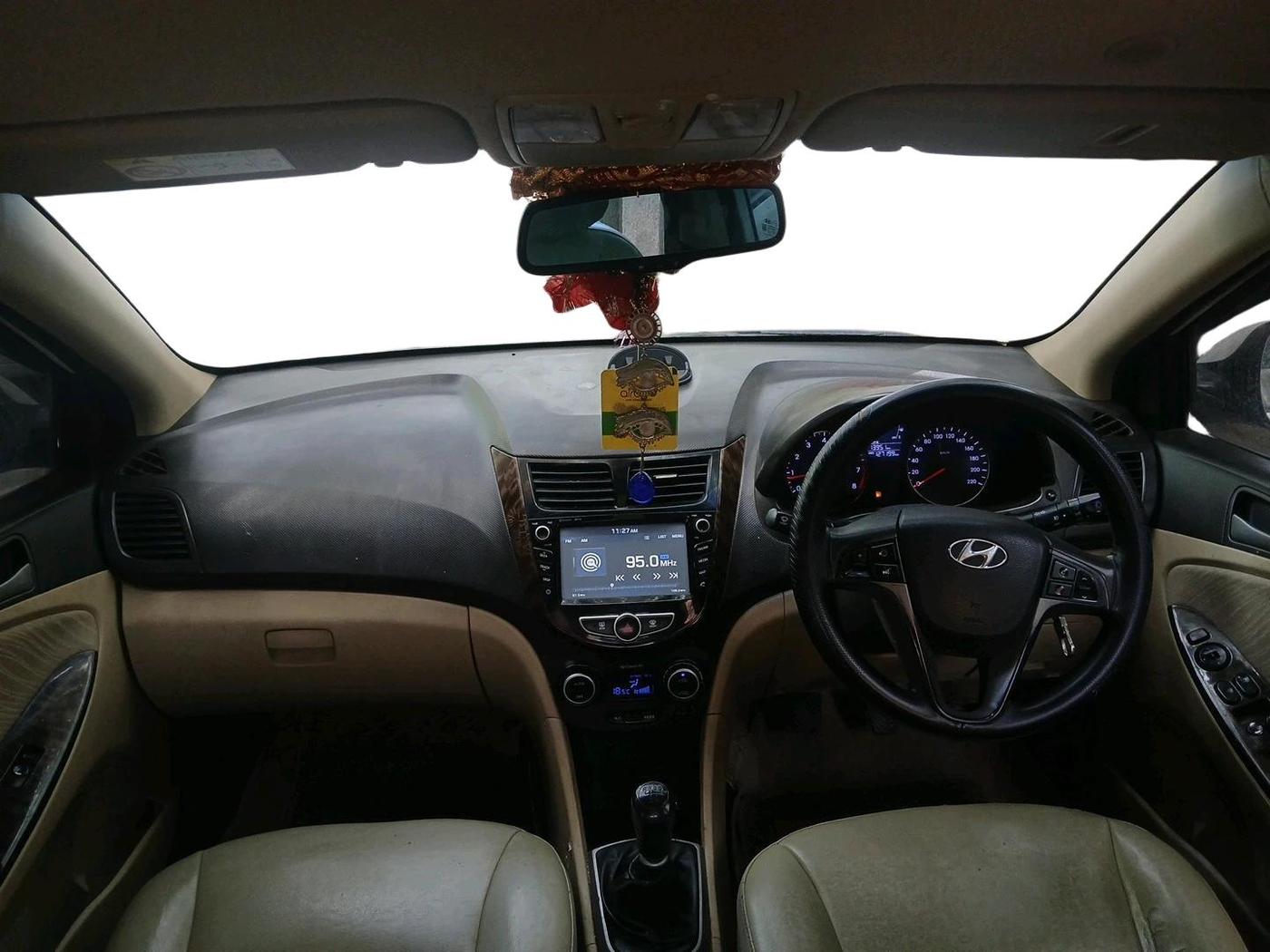 2016 Hyundai Verna 1.6 VTVT SX, Petrol, Manual, 1,27,199 km, interior