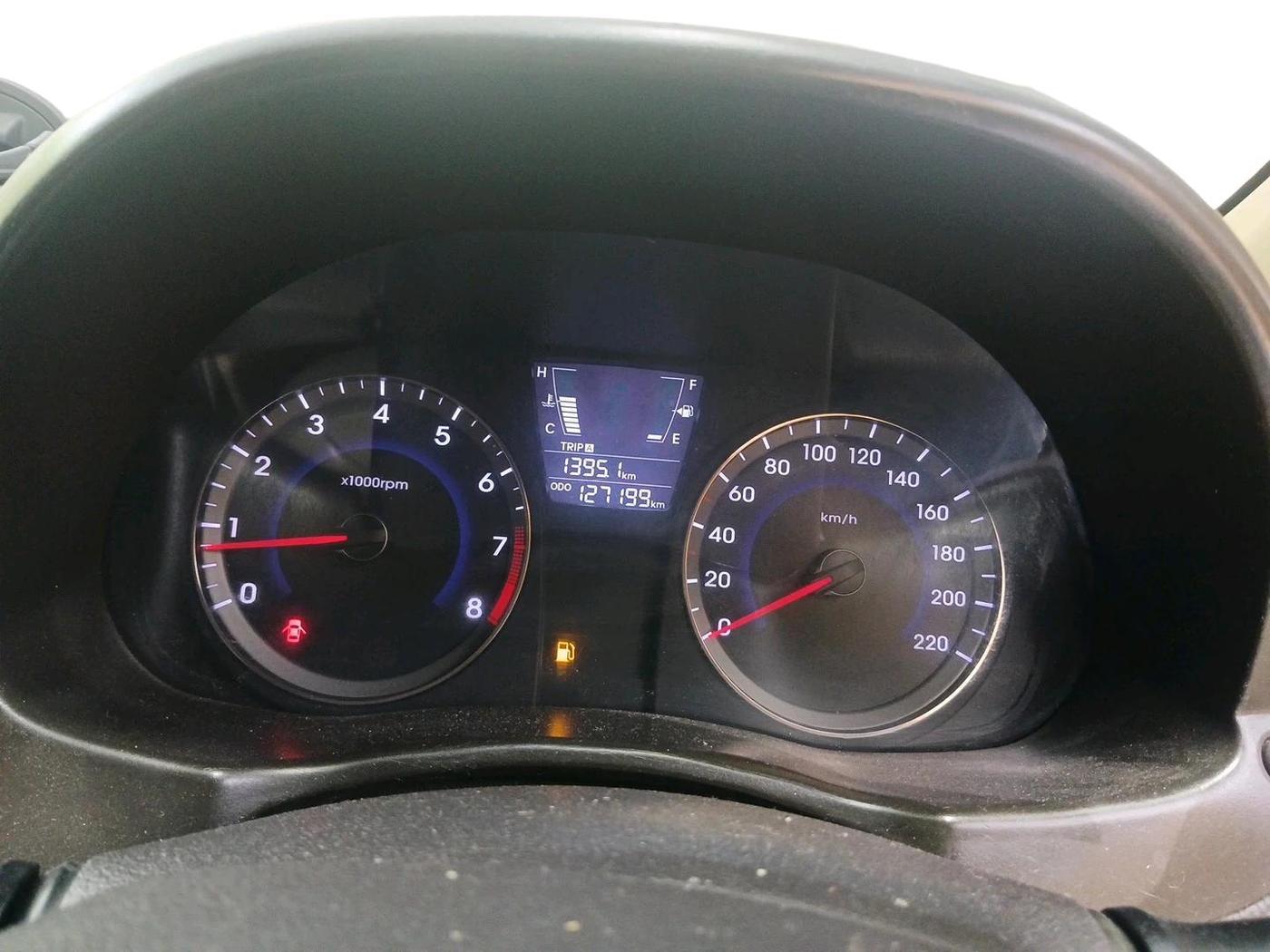 2016 Hyundai Verna 1.6 VTVT SX, Petrol, Manual, 1,27,199 km, interior