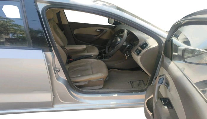 2013 Skoda Rapid AMBITION 1.6 MPI MT PLUS, Petrol, Manual, 74,932 km, interior