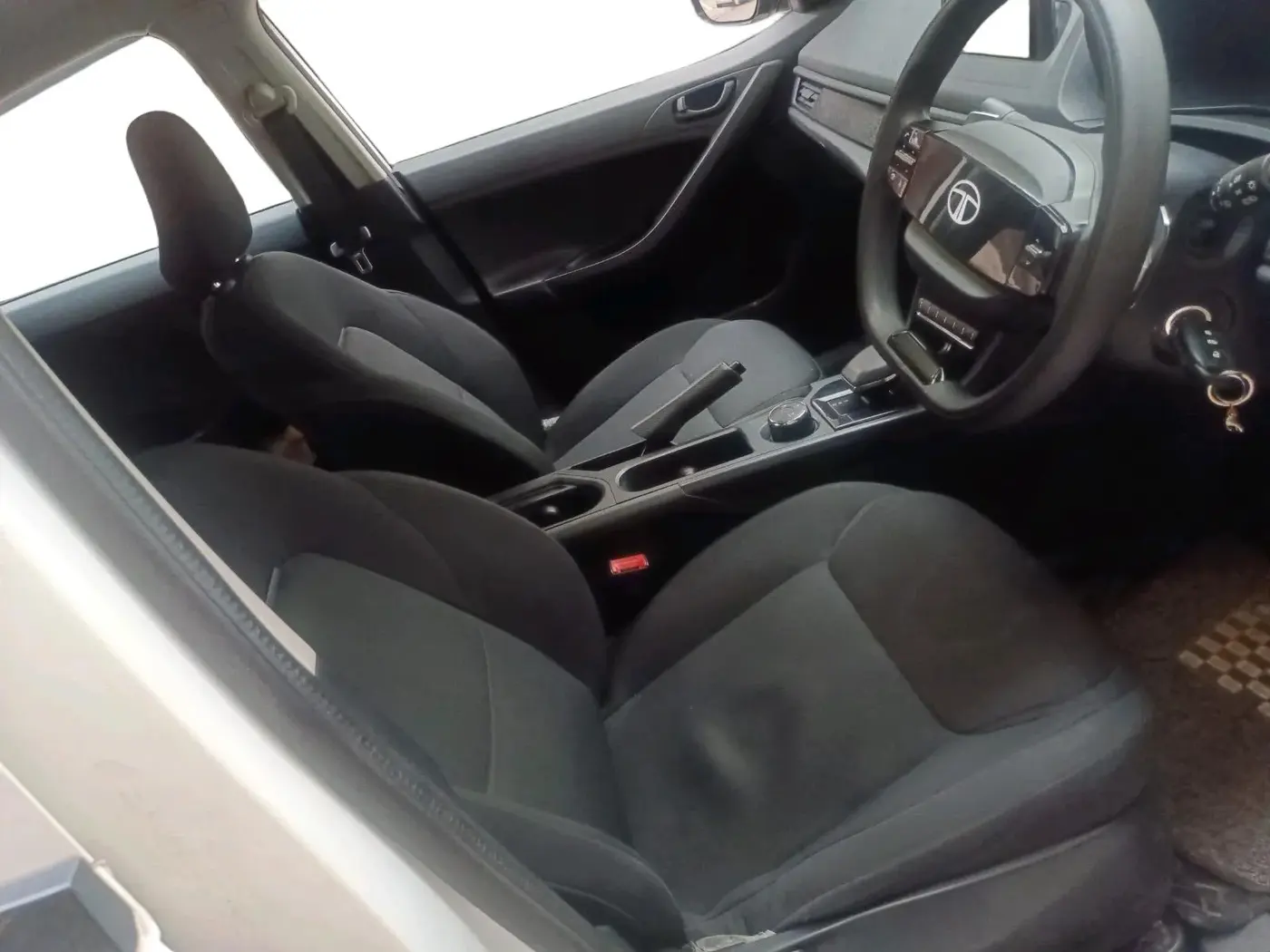 2024 Tata NEXON Smart Plus 1.2 Revotron 6 AMT, Petrol, Automatic, 35,284 km, interior