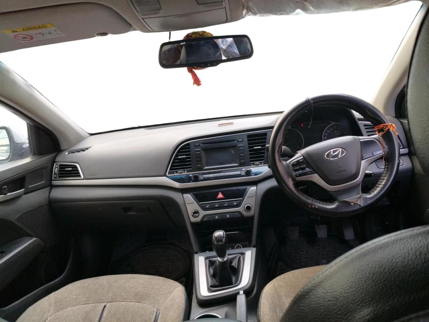 2016 Hyundai New Elantra 1.6 S MT DIESEL, Diesel, Manual, 92,000 km, interior