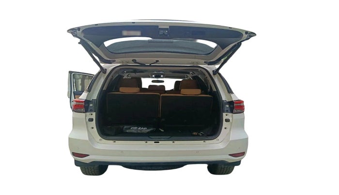 2023 Toyota Fortuner 4X2 AT 2.8 DIESEL, Diesel, Automatic, 32,098 km, exterior