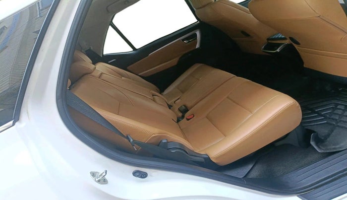 2023 Toyota Fortuner 4X2 AT 2.8 DIESEL, Diesel, Automatic, 32,098 km, interior