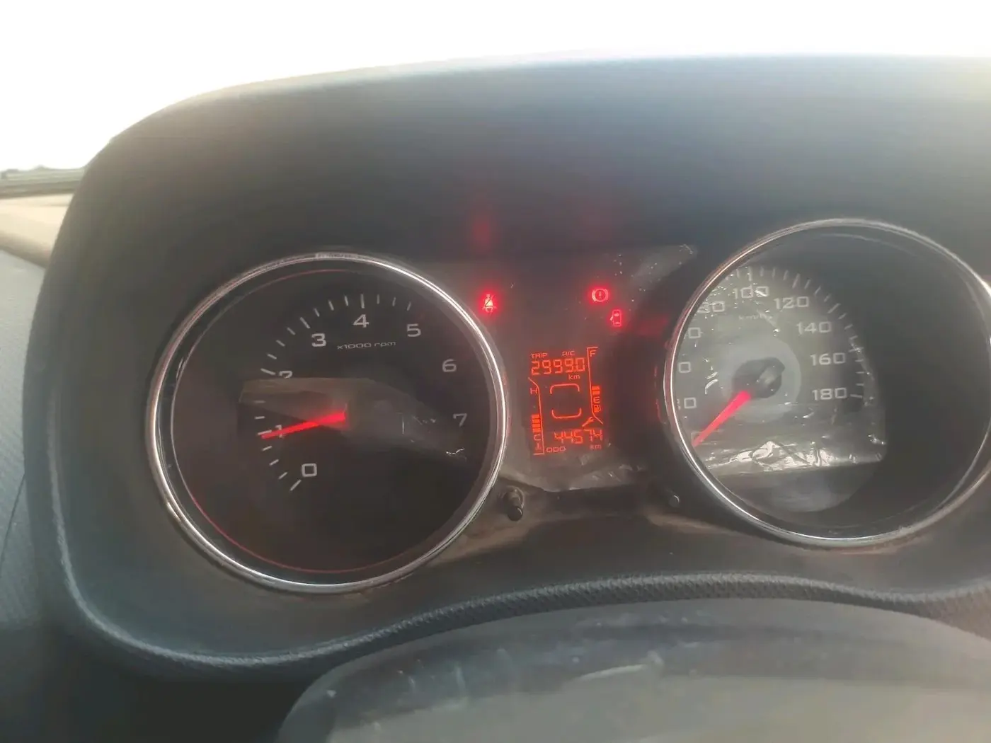 2016 Mahindra TUV300 T8, Diesel, Manual, 44,574 km, interior