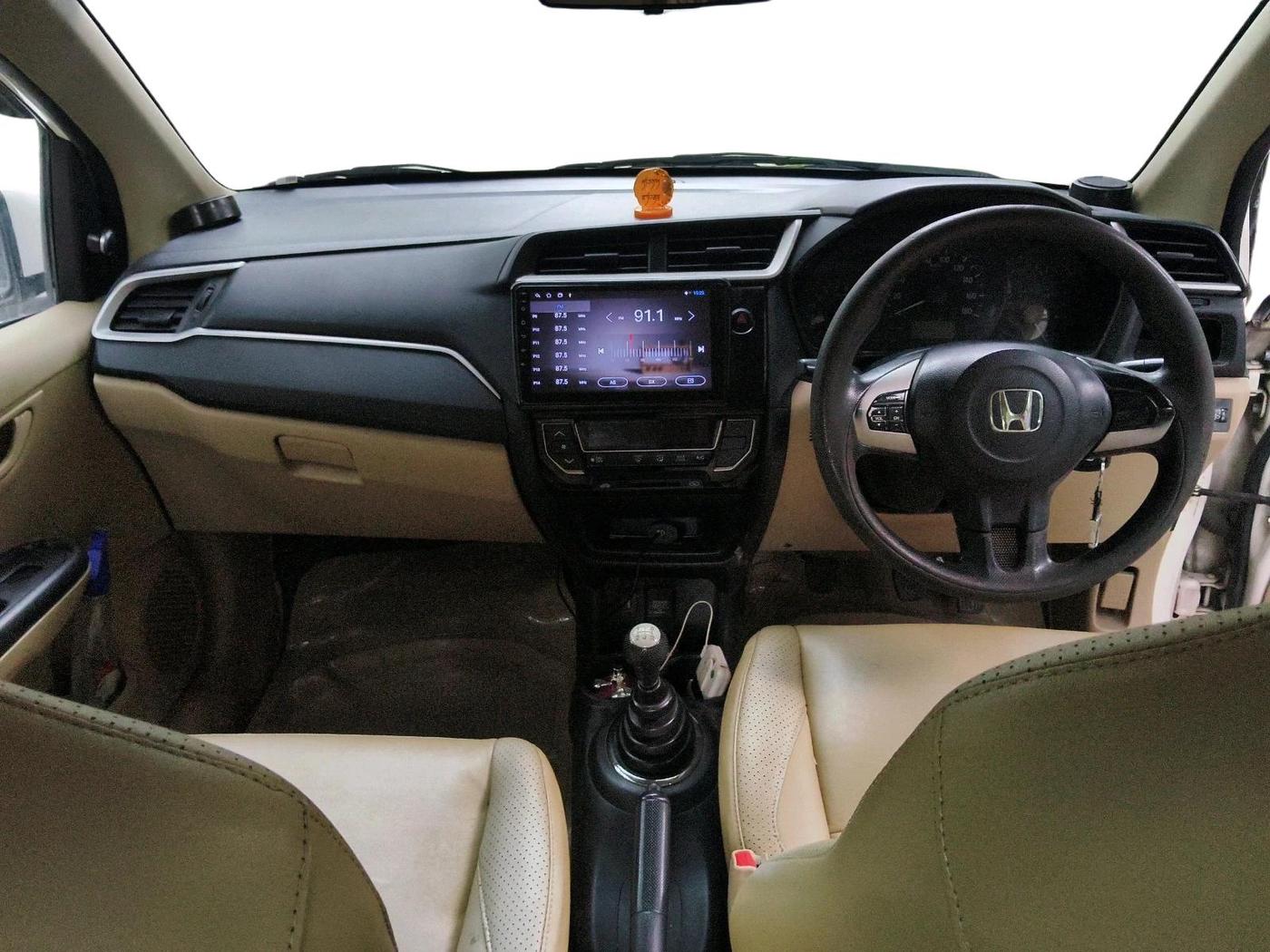 2017 Honda Amaze 1.2L I-VTEC S, CNG, Manual, 1,29,745 km, interior