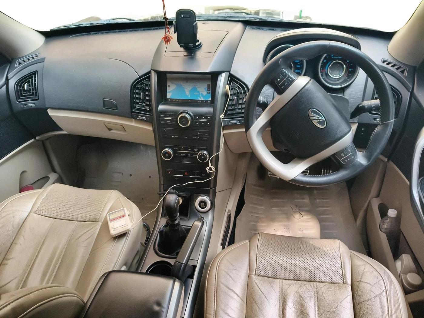 2016 Mahindra XUV500 W10, Diesel, Manual, 65,475 km, interior