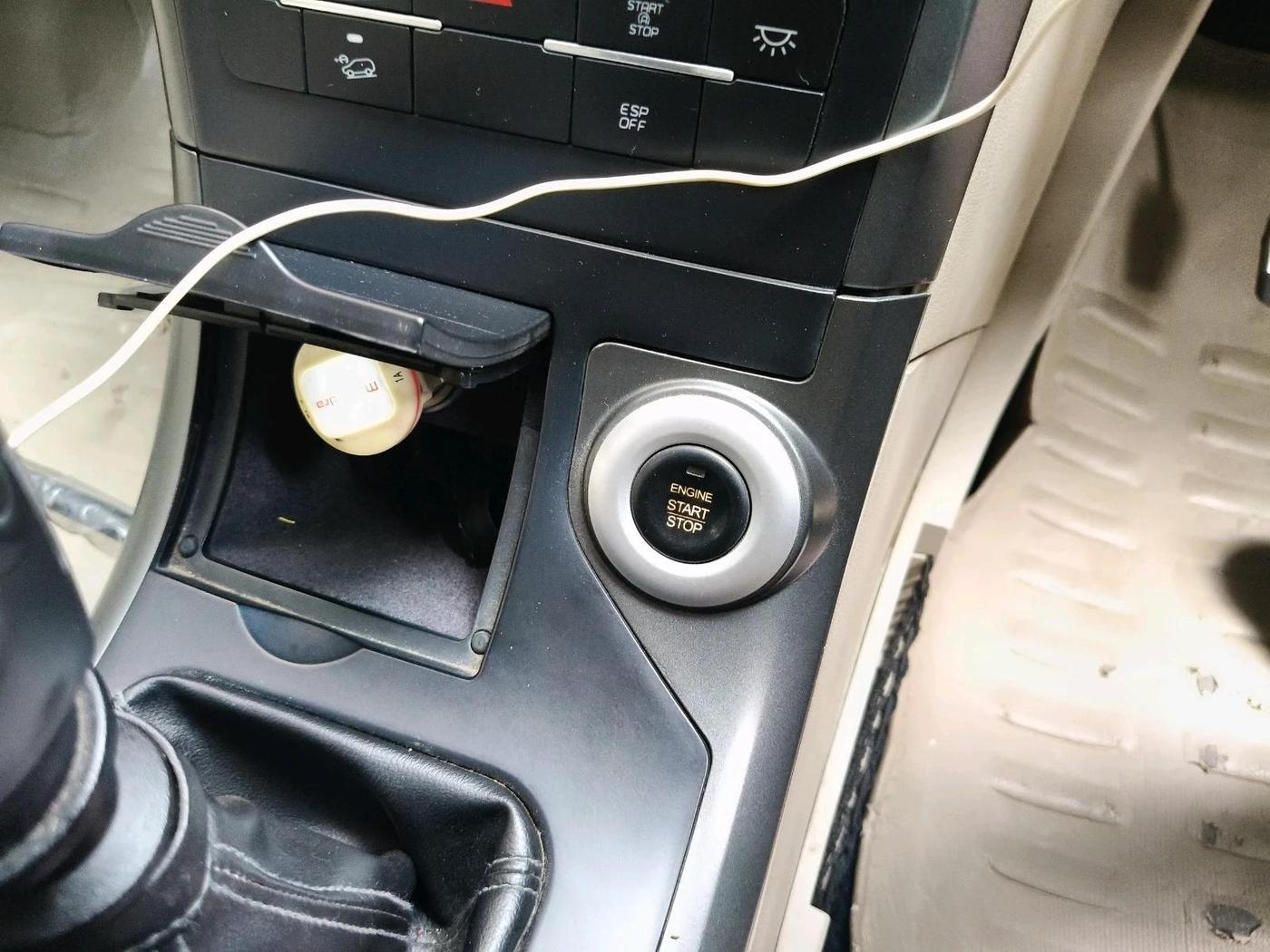 2016 Mahindra XUV500 W10, Diesel, Manual, 65,475 km, interior