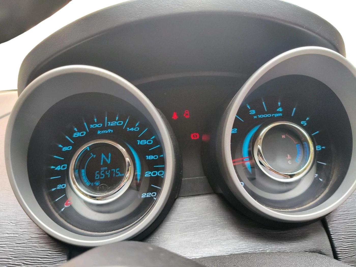 2016 Mahindra XUV500 W10, Diesel, Manual, 65,475 km, interior