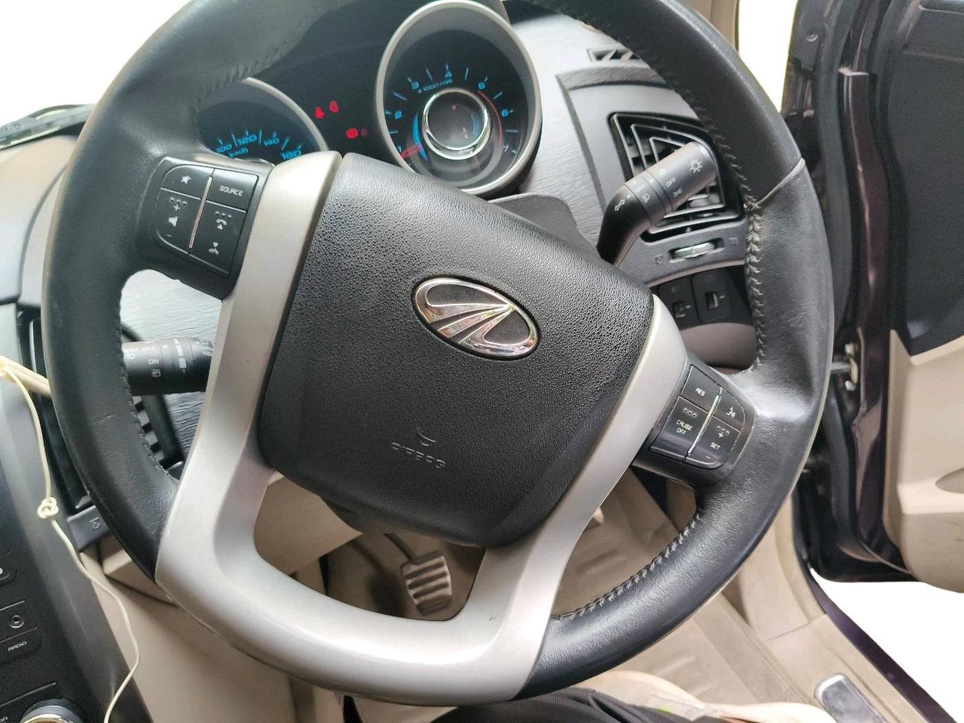 2016 Mahindra XUV500 W10, Diesel, Manual, 65,475 km, interior