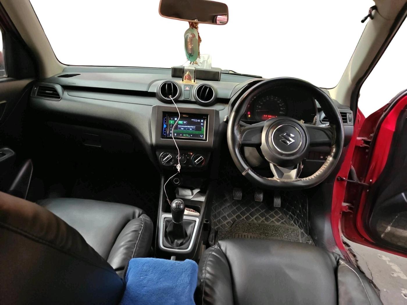 2020 Maruti Swift LXI, Petrol, Manual, 89,021 km, interior