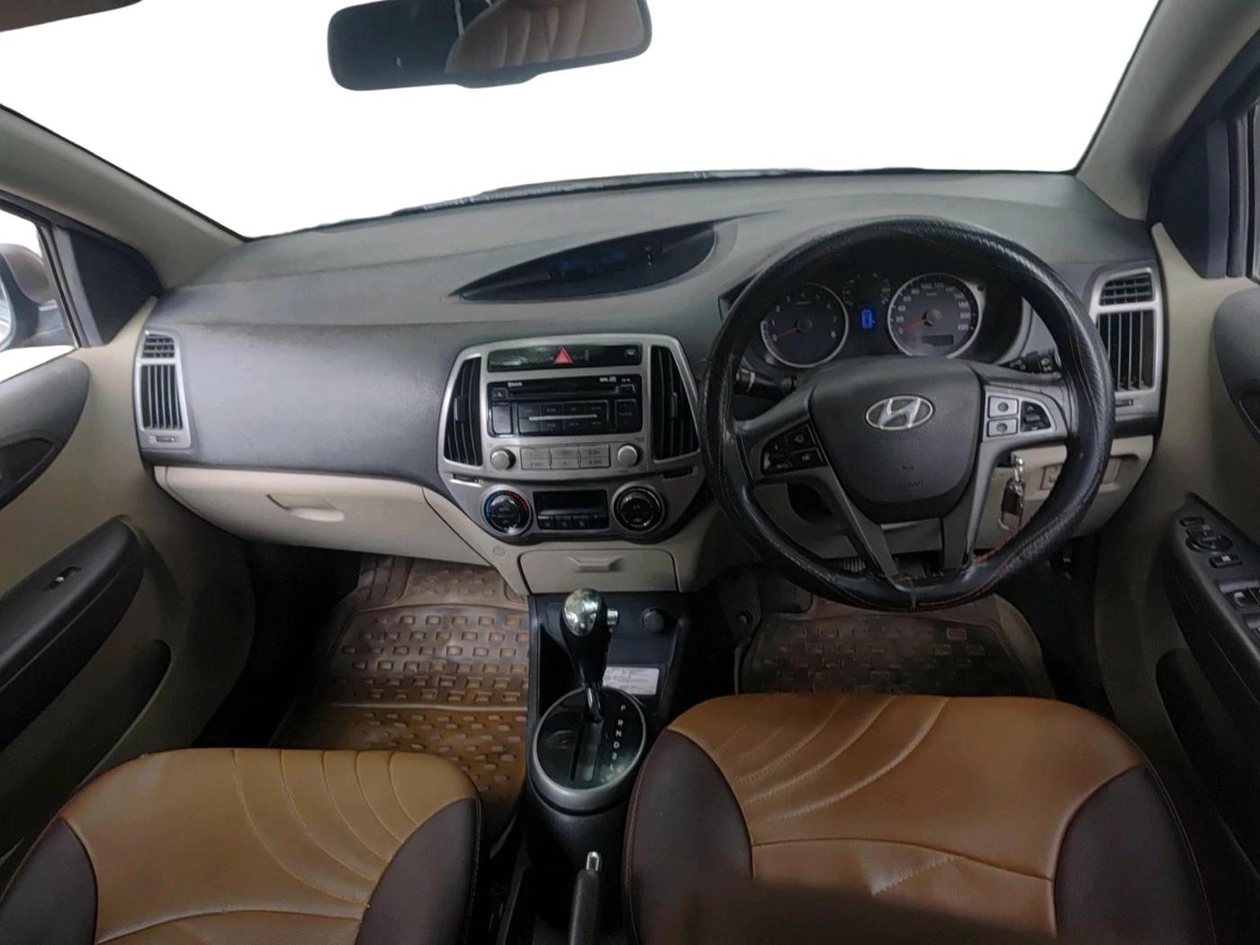 2012 Hyundai i20 SPORTZ 1.4 AT, Petrol, Automatic, 62,999 km, interior