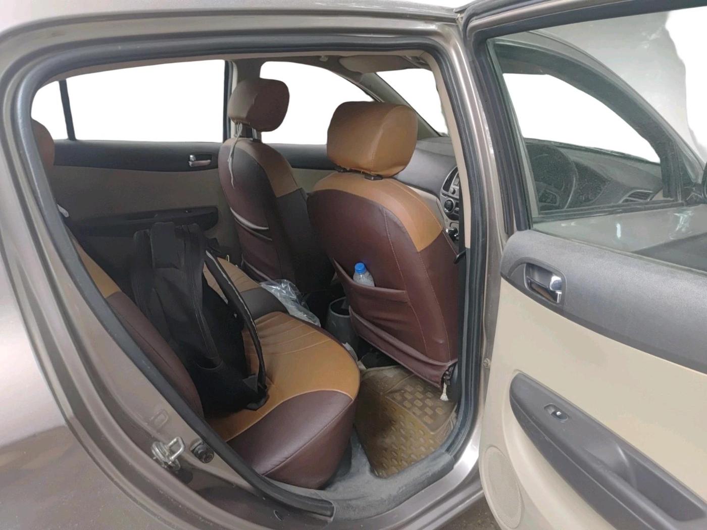 2012 Hyundai i20 SPORTZ 1.4 AT, Petrol, Automatic, 62,999 km, interior