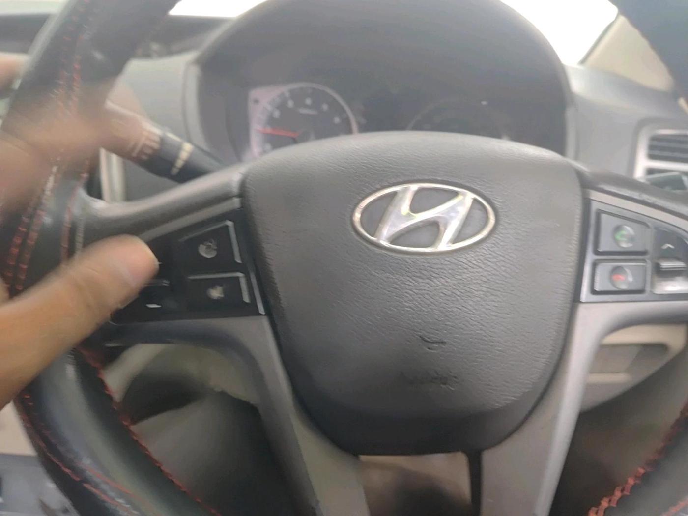 2012 Hyundai i20 SPORTZ 1.4 AT, Petrol, Automatic, 62,999 km, interior