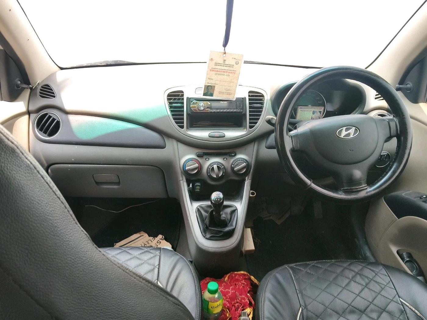 2013 Hyundai i10 MAGNA 1.1, CNG, Manual, 1,14,665 km, interior