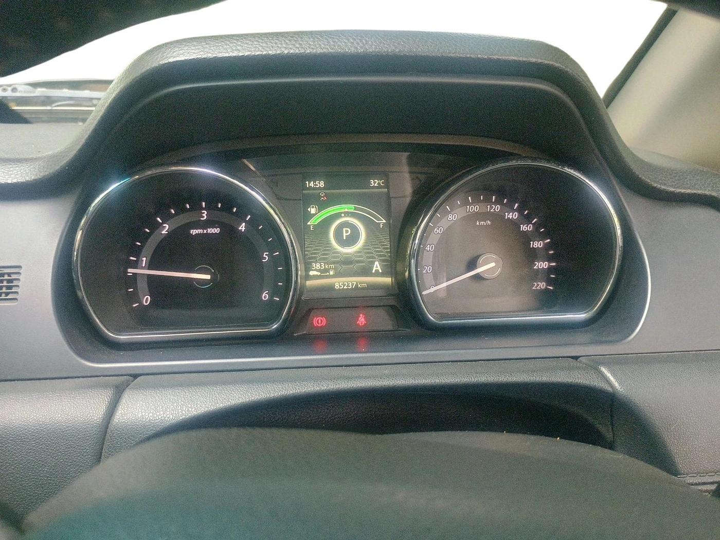 2017 Tata Hexa XTA 4X2 6 STR, Diesel, Automatic, 85,237 km, interior