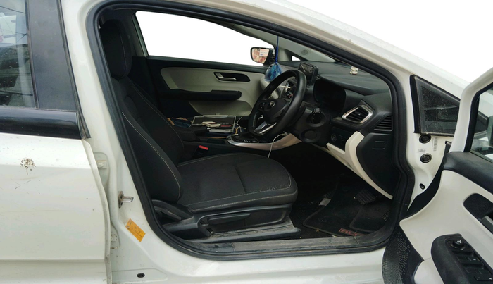 2024 Tata ALTROZ XZA + SUNROOF, Petrol, Automatic, 19,469 km, interior