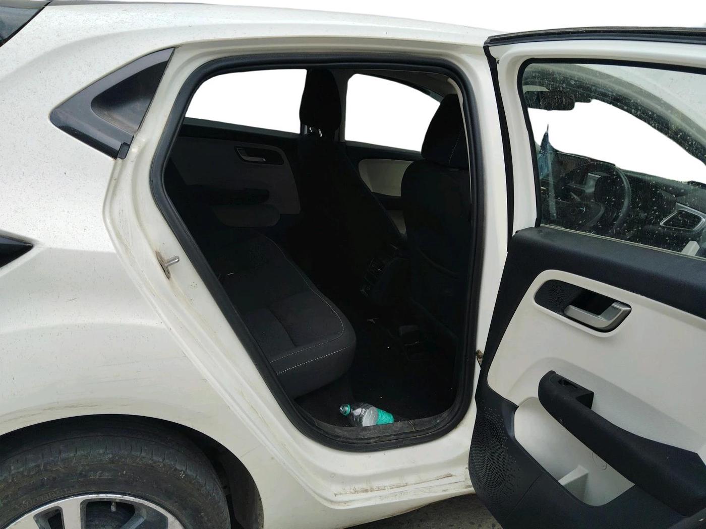 2024 Tata ALTROZ XZA + SUNROOF, Petrol, Automatic, 19,469 km, interior