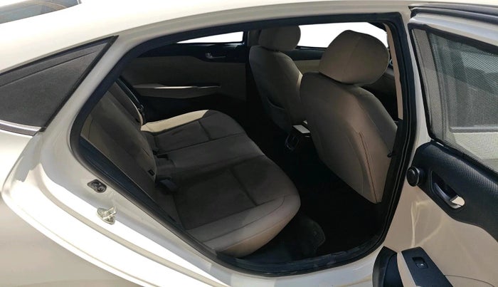 2022 Hyundai Verna SX 1.5 VTVT, Petrol, Manual, 23,750 km, interior