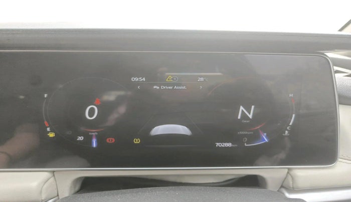 2023 Mahindra XUV700 AX 7 D MT 7 STR, Diesel, Manual, 70,288 km, interior