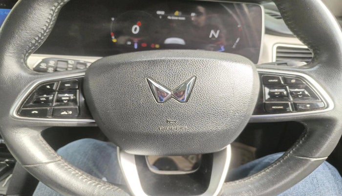 2023 Mahindra XUV700 AX 7 D MT 7 STR, Diesel, Manual, 70,288 km, interior