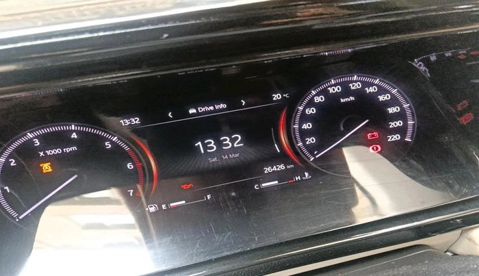 2023 Mahindra XUV700 MX P MT 5 STR, Petrol, Manual, 26,426 km, interior