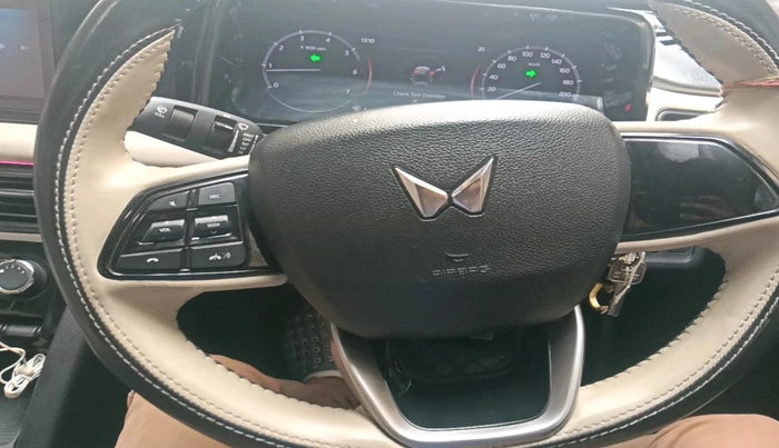 2023 Mahindra XUV700 MX P MT 5 STR, Petrol, Manual, 26,426 km, interior
