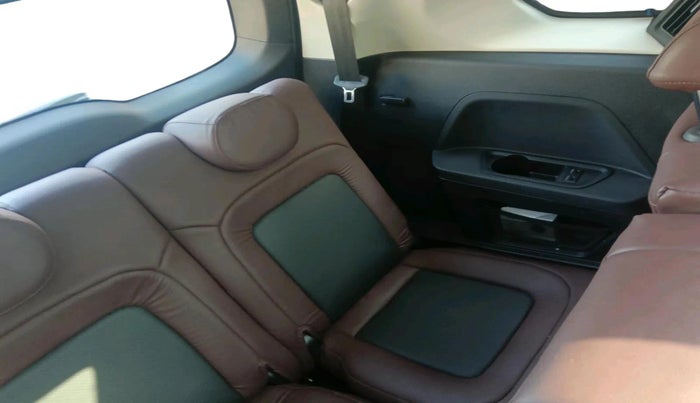 2022 Tata Safari XTA PLUS, Diesel, Automatic, 32,215 km, interior