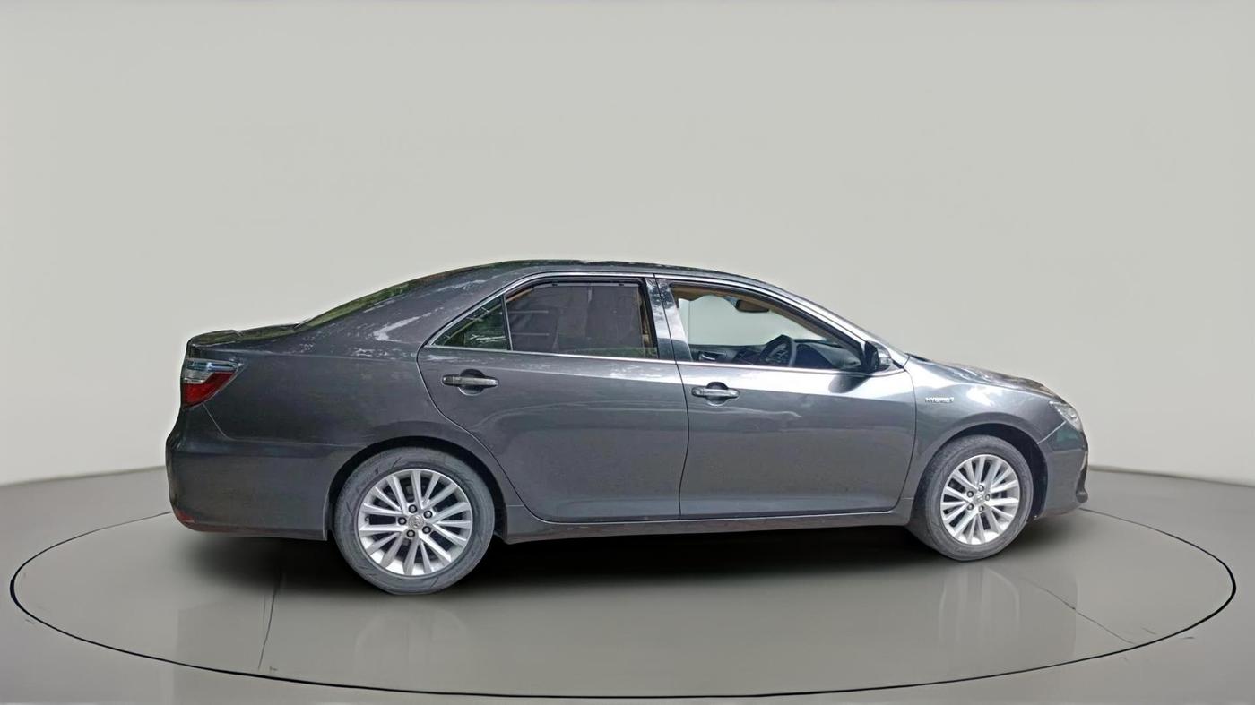 2017 Toyota Camry HYBRID, Hybrid, Automatic, 1,06,972 km, exterior