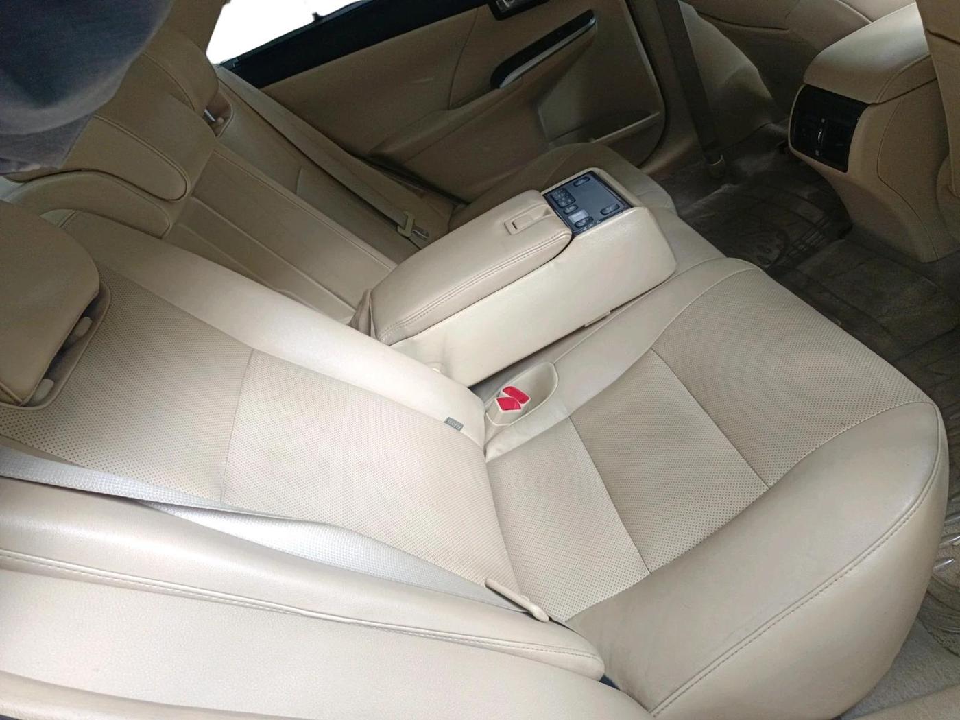 2017 Toyota Camry HYBRID, Hybrid, Automatic, 1,06,972 km, interior
