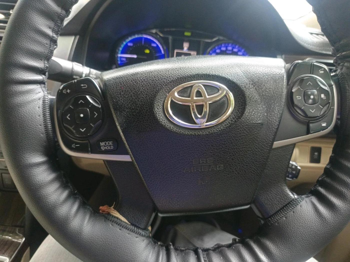 2017 Toyota Camry HYBRID, Hybrid, Automatic, 1,06,972 km, interior