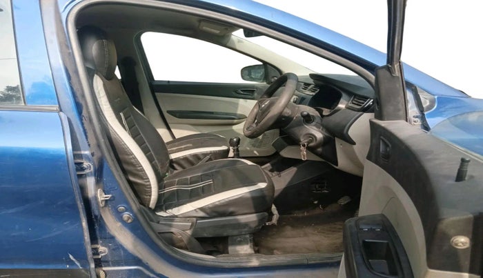 2021 Renault TRIBER RXL MT, Petrol, Manual, 2,06,037 km, interior