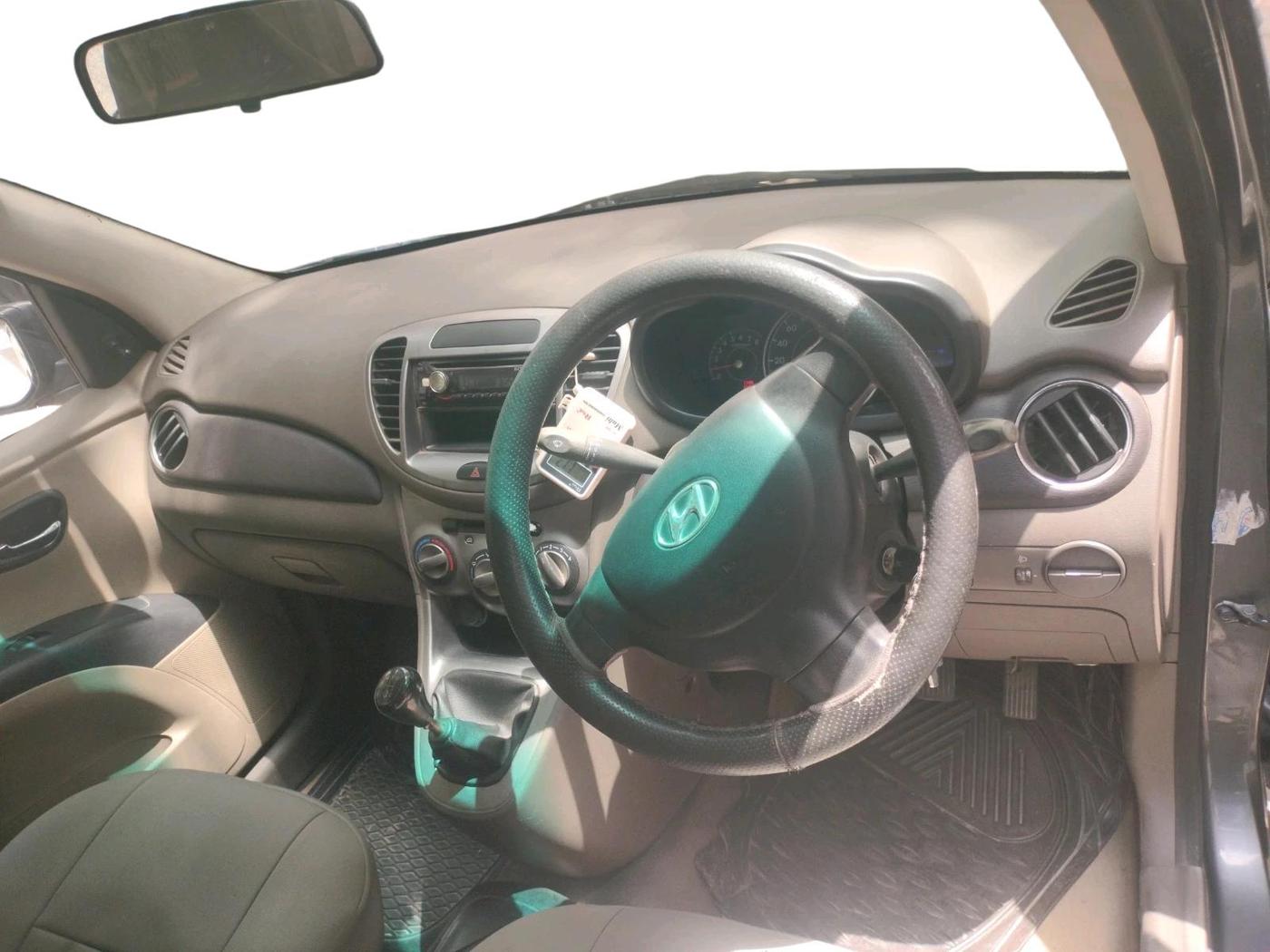 2013 Hyundai i10 MAGNA 1.1, Petrol, Manual, 1,08,560 km, interior