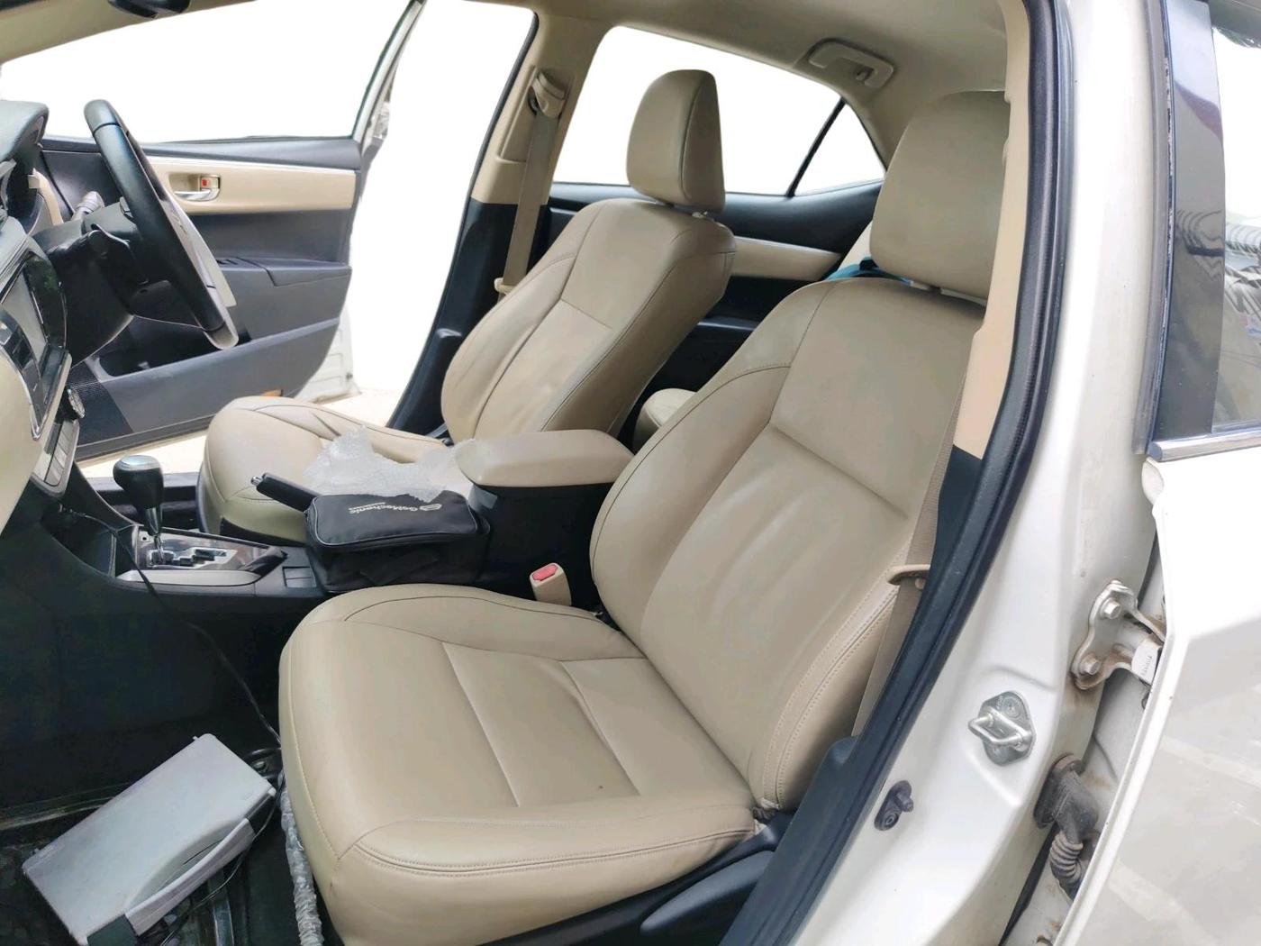 2015 Toyota Corolla Altis VL CVT PETROL, Petrol, Automatic, 1,06,788 km, interior