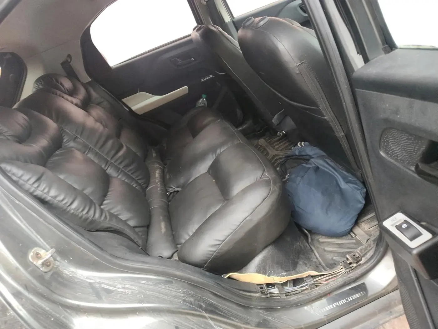 2022 Tata PUNCH PURE MT, CNG, Manual, 37,897 km, interior