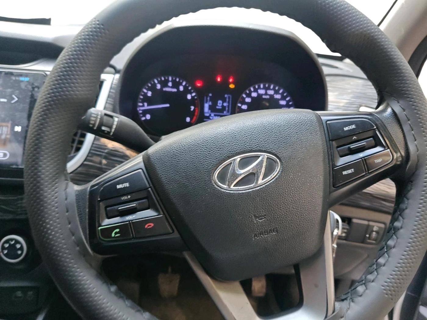 2017 Hyundai Creta E PLUS 1.6 PETROL, CNG, Manual, 1,26,257 km, interior
