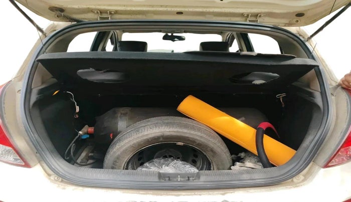 2013 Hyundai i20 SPORTZ 1.2, CNG, Manual, 82,060 km, exterior