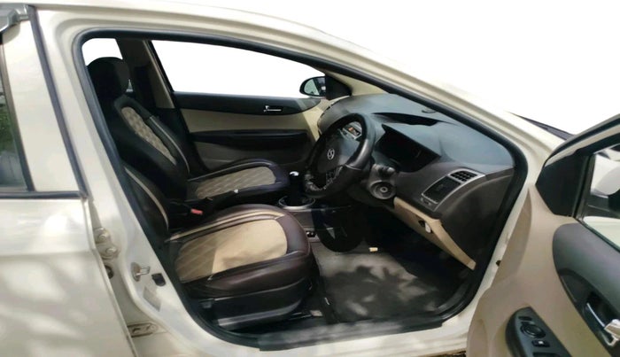 2013 Hyundai i20 SPORTZ 1.2, CNG, Manual, 82,060 km, interior