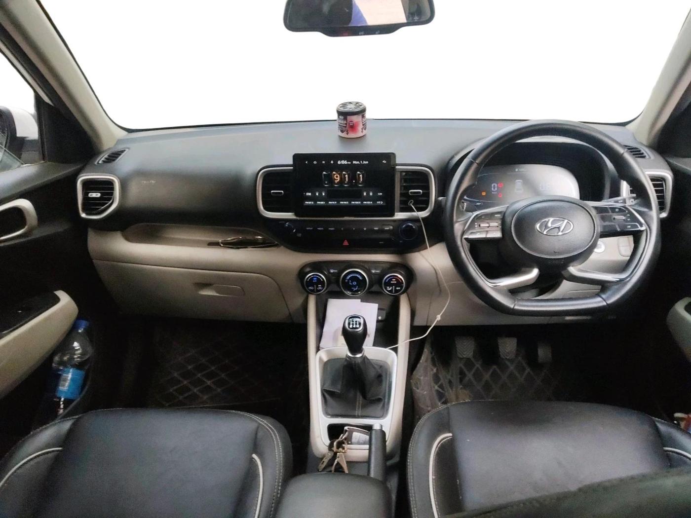 2022 Hyundai VENUE SX 1.2 PETROL, Petrol, Manual, 44,287 km, interior
