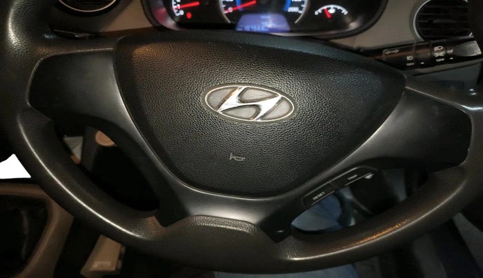2014 Hyundai Grand i10 MAGNA 1.2 KAPPA VTVT, Petrol, Manual, 1,07,568 km, interior