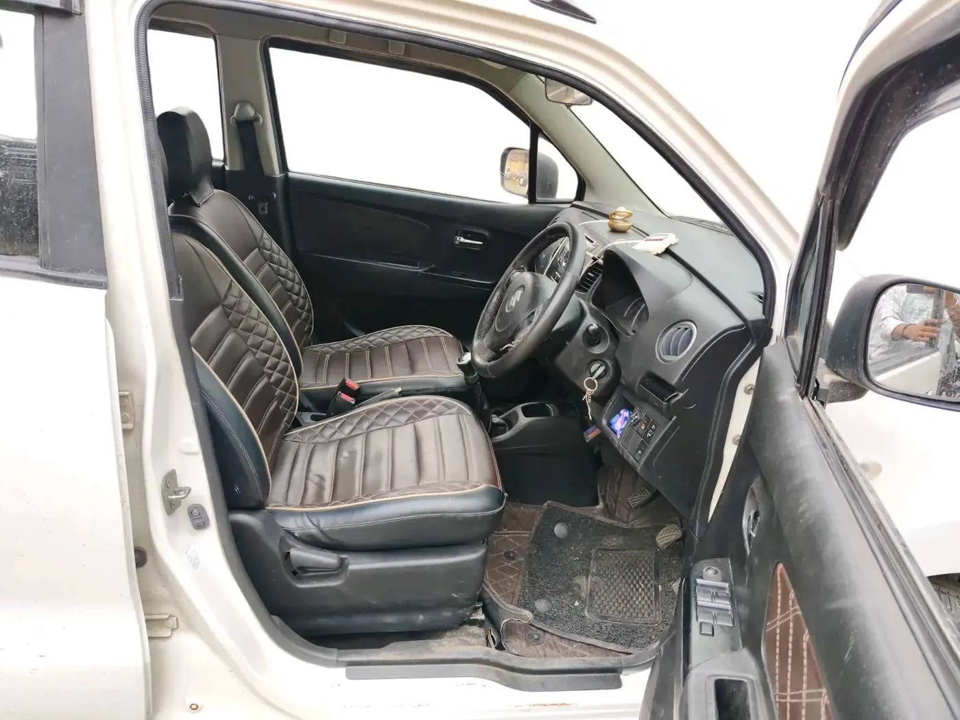2015 Maruti Wagon R Stingray VXI, CNG, Manual, 70,772 km, interior