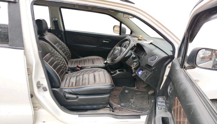 2015 Maruti Wagon R Stingray VXI, CNG, Manual, 70,772 km, interior