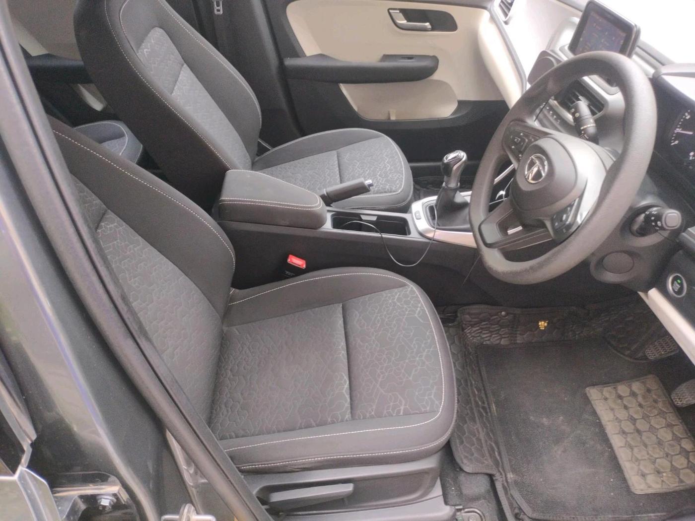 2021 Tata ALTROZ XZ PETROL, Petrol, Manual, 21,637 km, interior