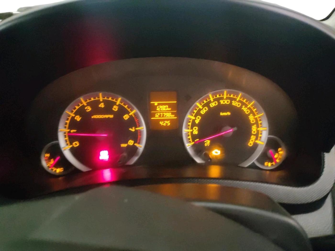 2015 Maruti Swift VXI, CNG, Manual, 1,27,798 km, interior