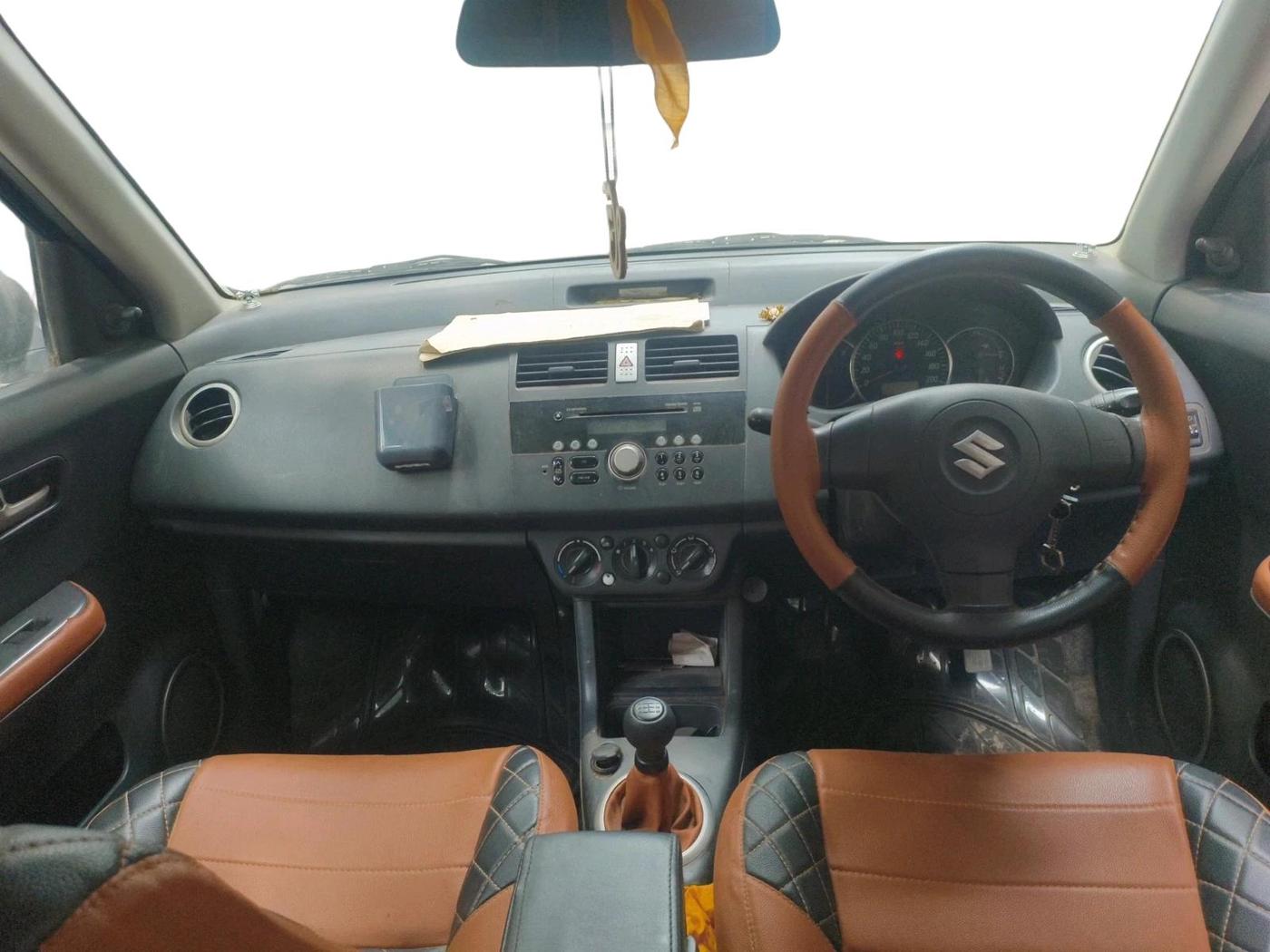 2011 Maruti Swift Dzire VXI, CNG, Manual, 1,78,383 km, interior