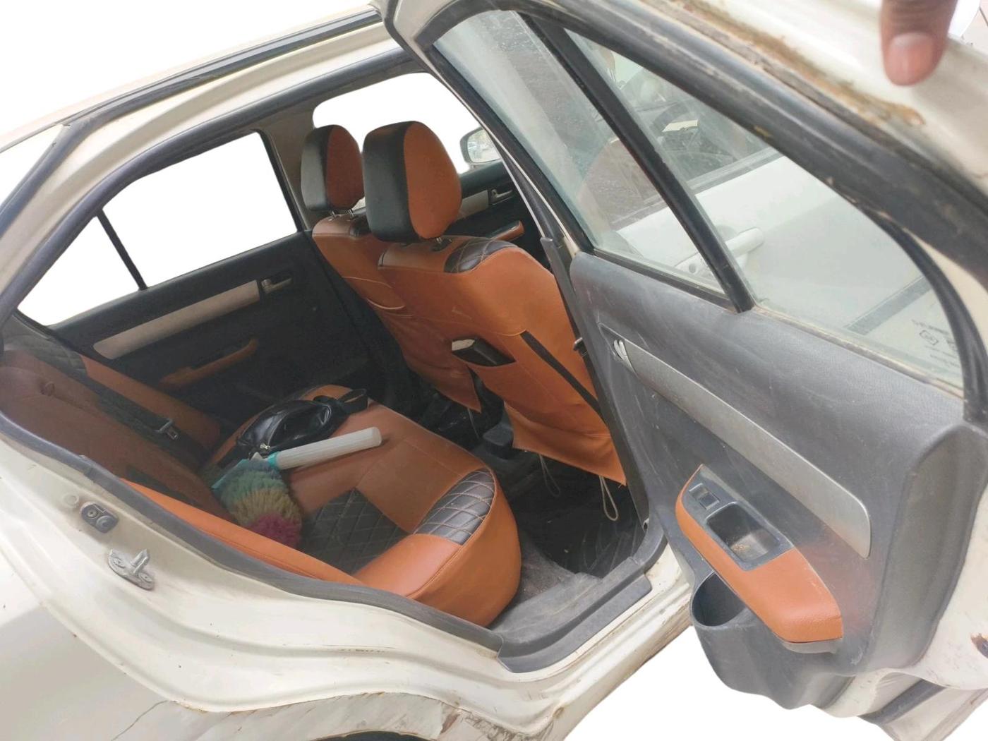 2011 Maruti Swift Dzire VXI, CNG, Manual, 1,78,383 km, interior
