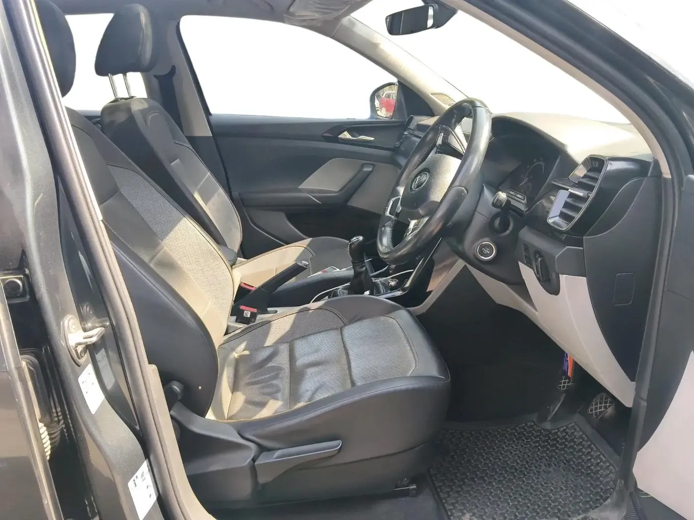 2021 Skoda KUSHAQ STYLE 1.0L TSI MT, Petrol, Manual, 95,000 km, interior