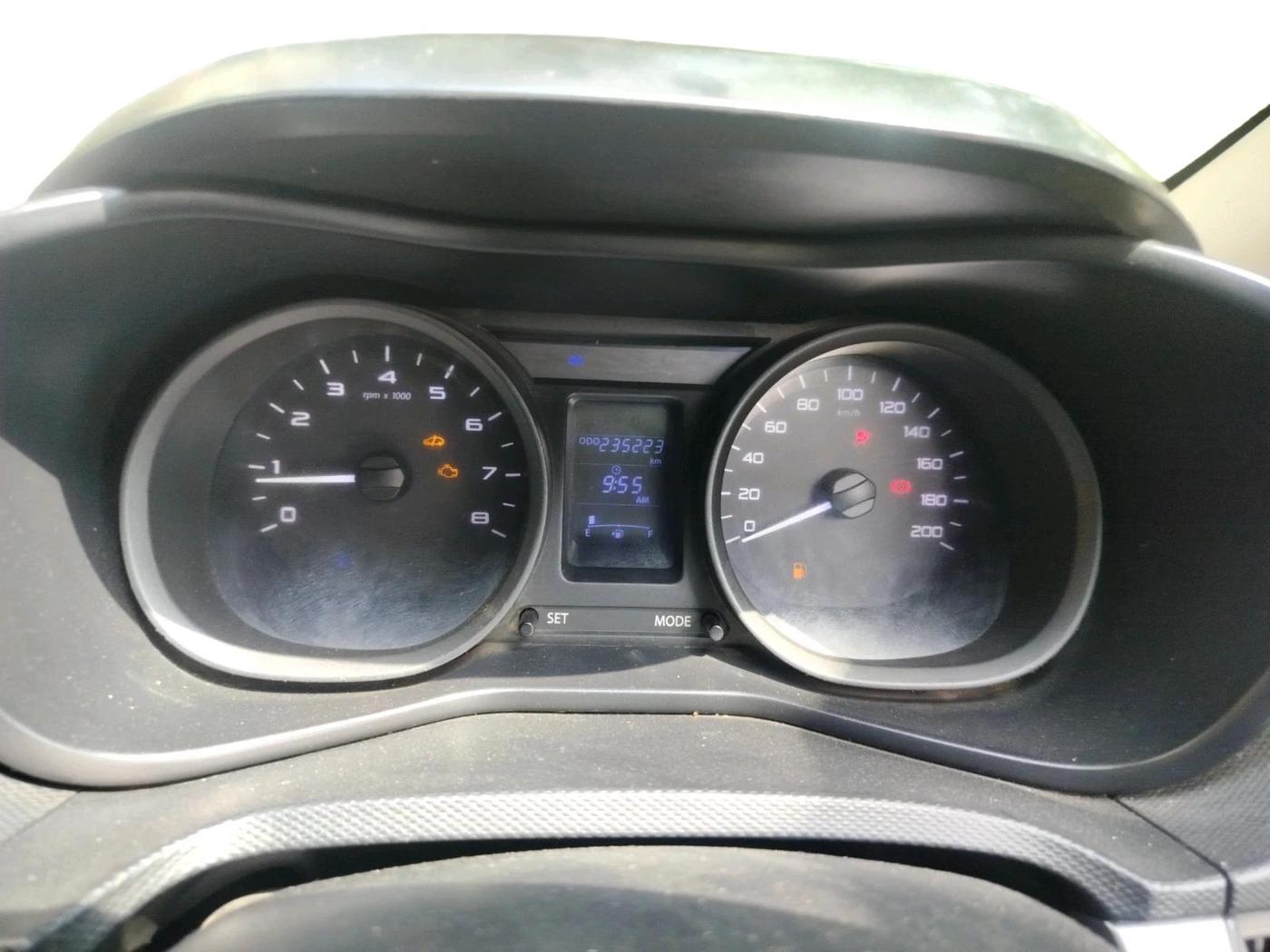 2018 Tata NEXON XM DIESEL, Diesel, Manual, 2,35,223 km, interior