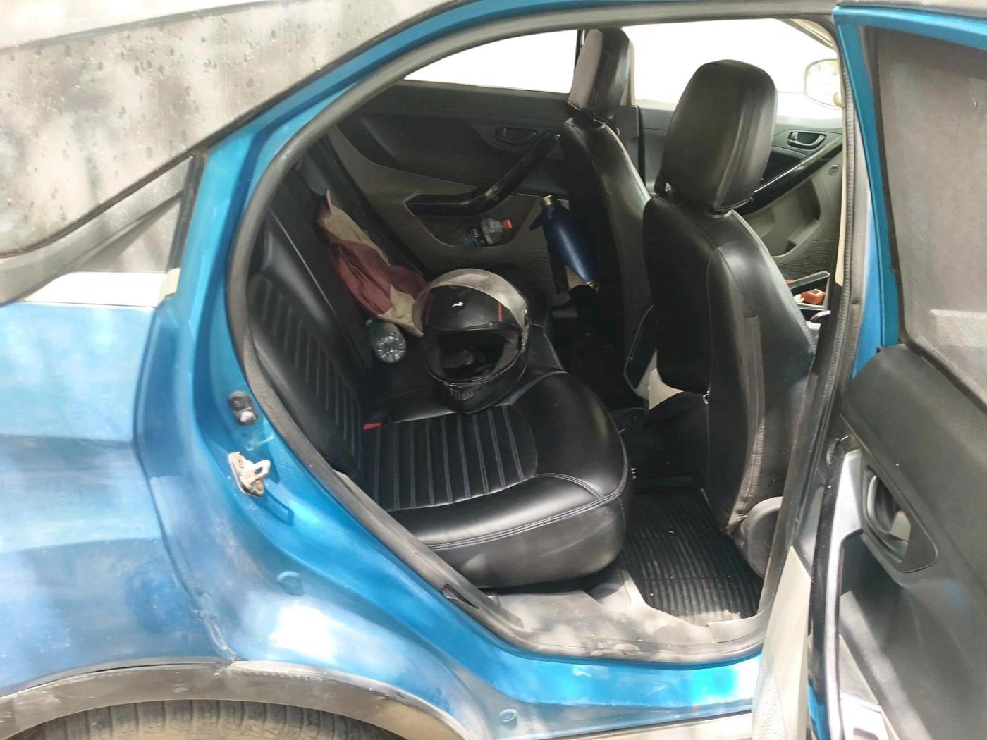 2018 Tata NEXON XM DIESEL, Diesel, Manual, 2,35,223 km, interior