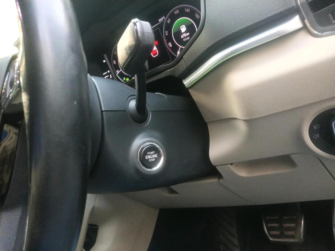 2020 Skoda Karoq STYLE 1.5 TSI AT, Petrol, Automatic, 50,233 km, interior